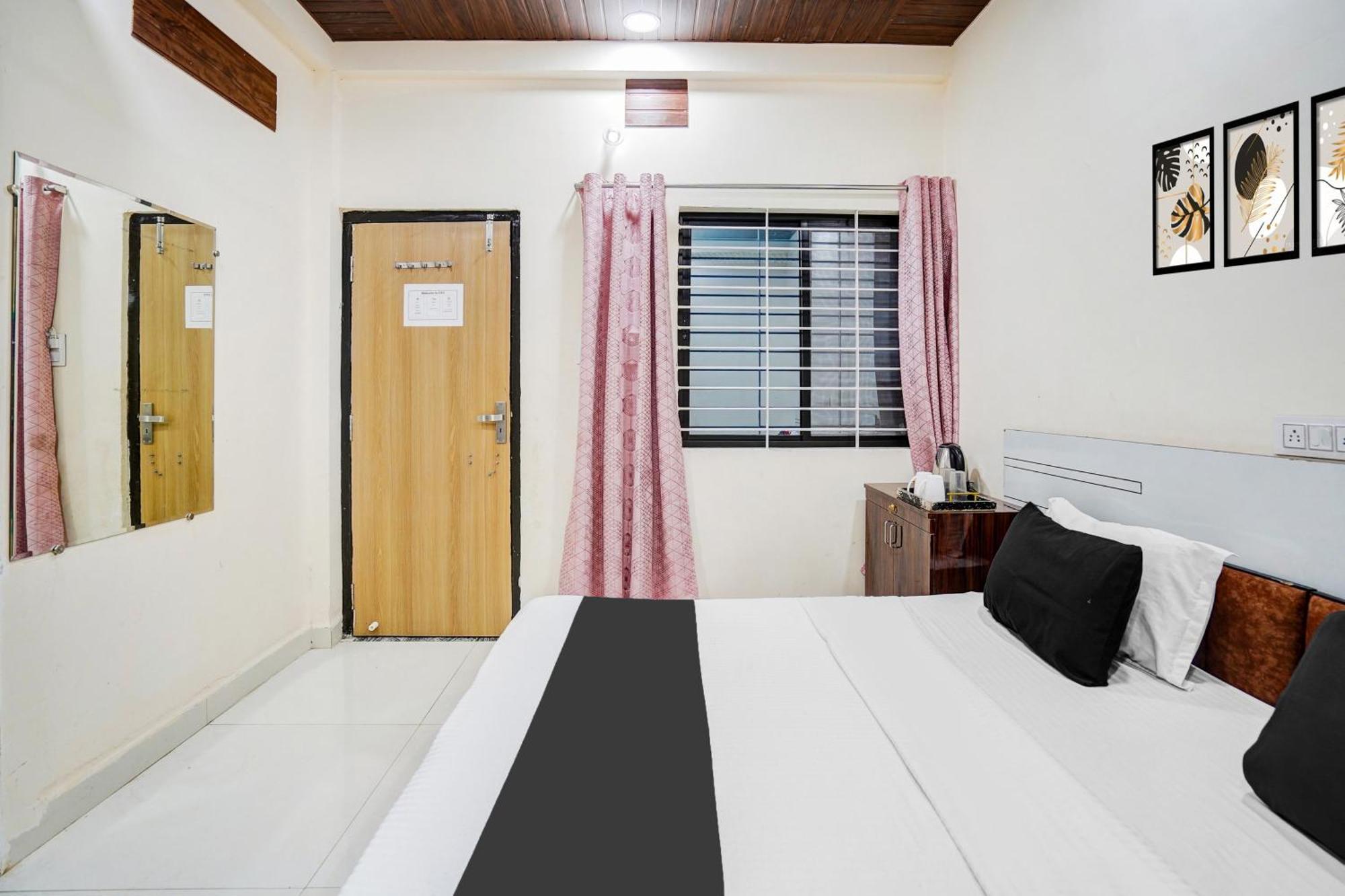 Super Hotel O Brilliant Convention Centre Formerly Madhur Shree Indore Bagian luar foto