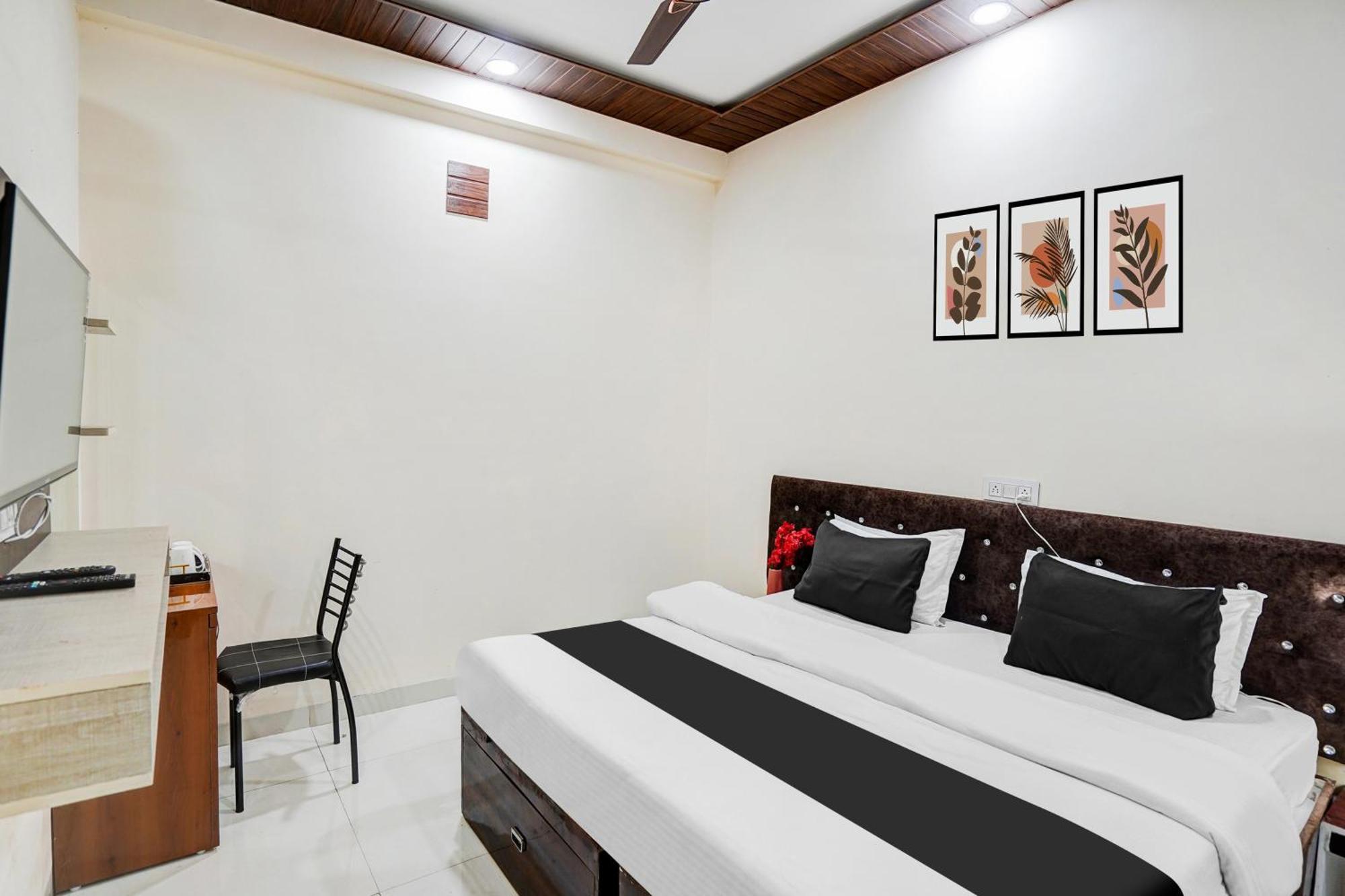 Super Hotel O Brilliant Convention Centre Formerly Madhur Shree Indore Bagian luar foto